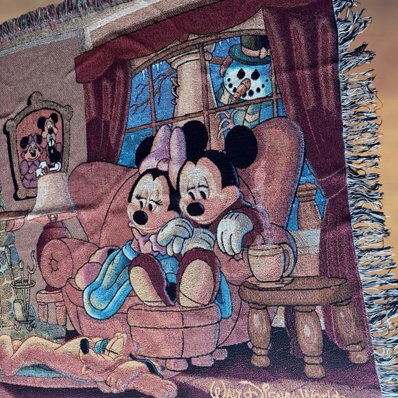 VTG Walt Disney World Tapestry Throw Blanket Mickey Mouse Minnie Pluto Snowman - Picture 5 of 5